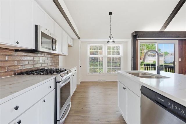 6608 E 124TH Street, Grandview, MO 64030