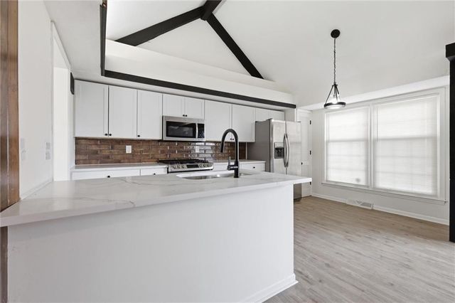 6608 E 124TH Street, Grandview, MO 64030