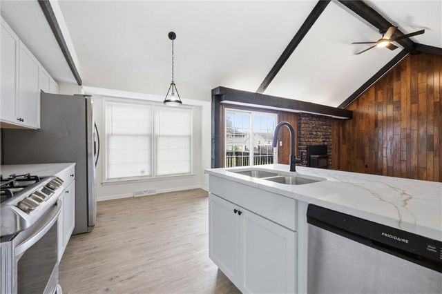 6608 E 124TH Street, Grandview, MO 64030