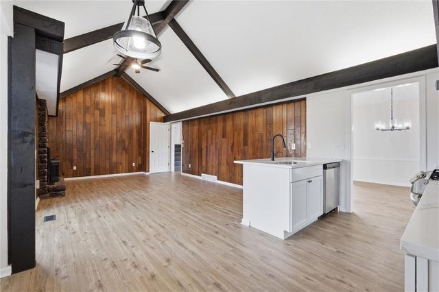 6608 E 124TH Street, Grandview, MO 64030