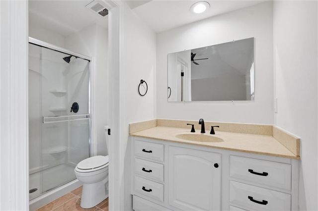 6608 E 124TH Street, Grandview, MO 64030