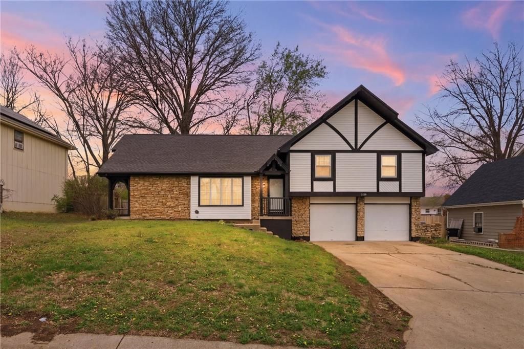 6608 E 124TH Street, Grandview, MO 64030
