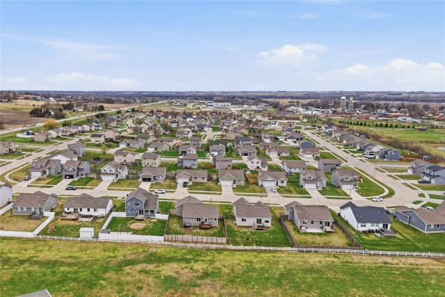 2420 Sunview Drive, Granger, IA 50109