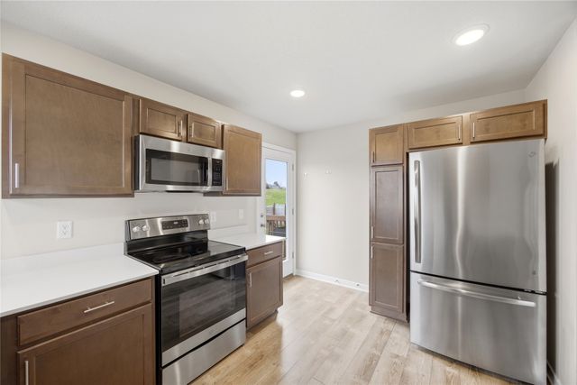 2420 Sunview Drive, Granger, IA 50109