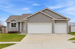 2420 Sunview Drive, Granger, IA 50109