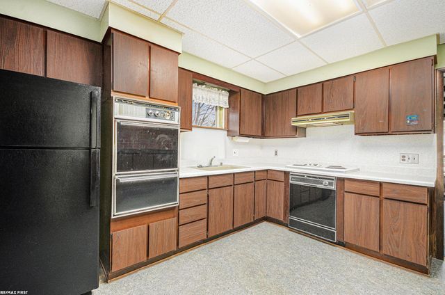 7624 Maple Street, Dearborn, MI 48126