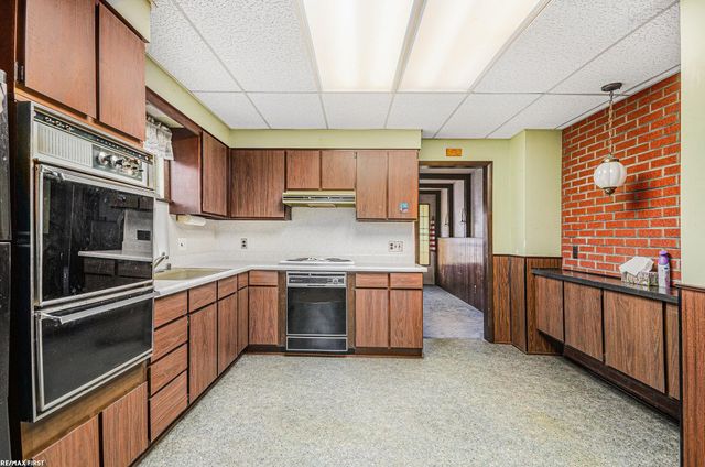 7624 Maple Street, Dearborn, MI 48126