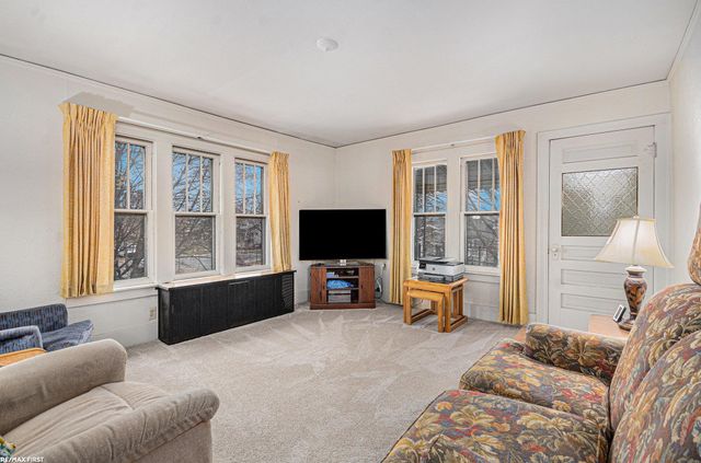 7624 Maple Street, Dearborn, MI 48126