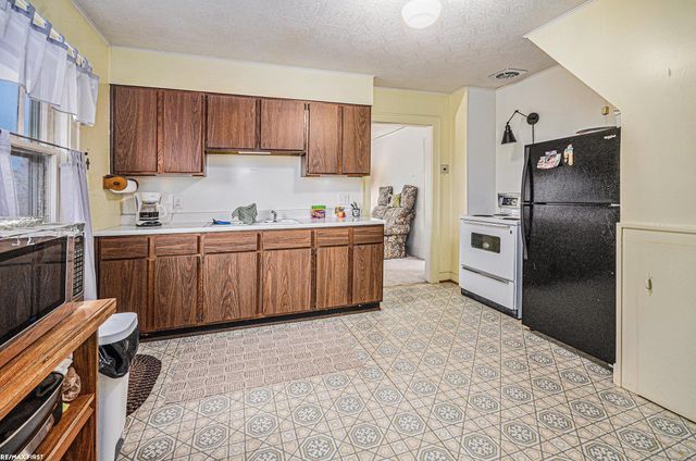 7624 Maple Street, Dearborn, MI 48126