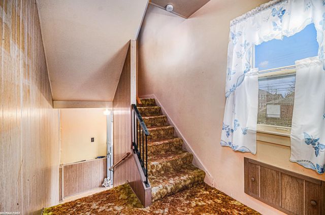 7624 Maple Street, Dearborn, MI 48126