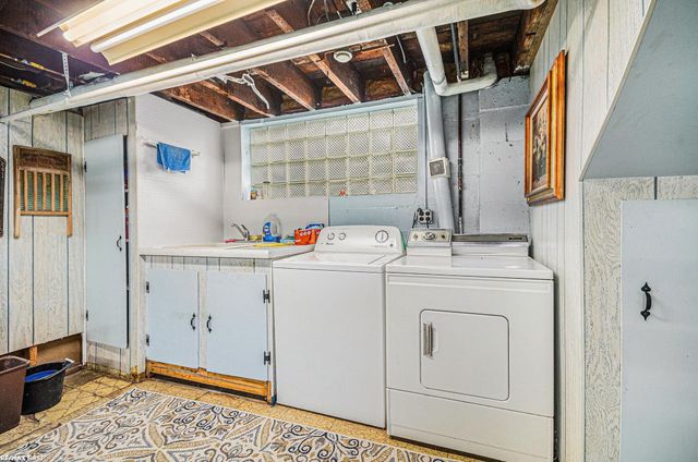 7624 Maple Street, Dearborn, MI 48126