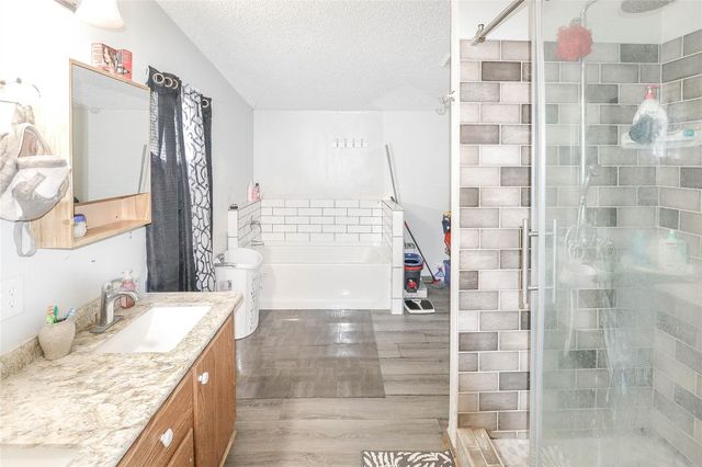 149 E Austin Avenue, Onalaska, TX 77360