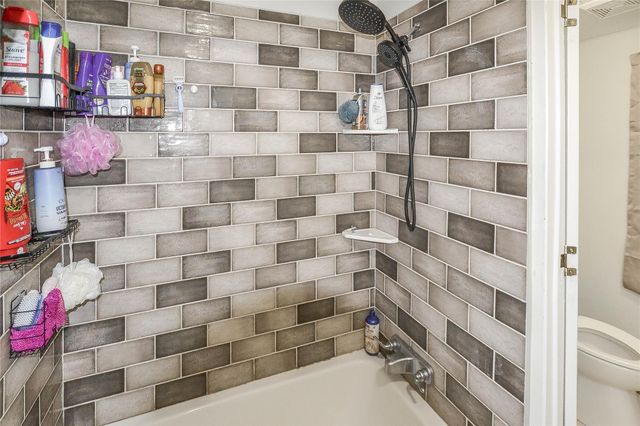 149 E Austin Avenue, Onalaska, TX 77360