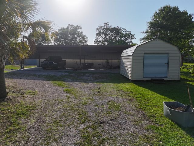 149 E Austin Avenue, Onalaska, TX 77360