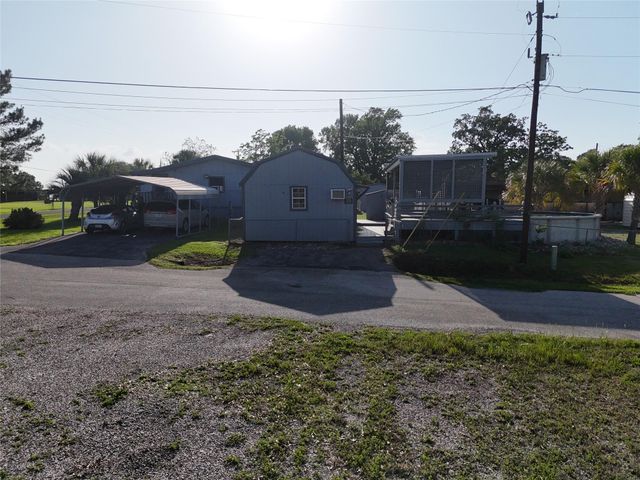 149 E Austin Avenue, Onalaska, TX 77360