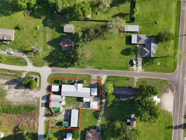 149 E Austin Avenue, Onalaska, TX 77360
