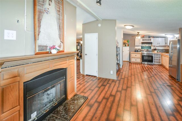 149 E Austin Avenue, Onalaska, TX 77360