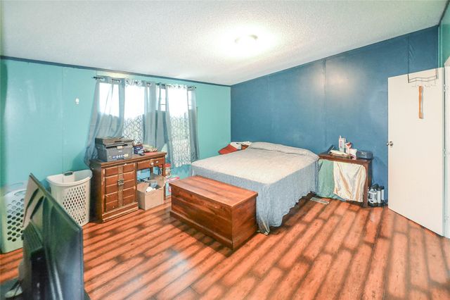 149 E Austin Avenue, Onalaska, TX 77360