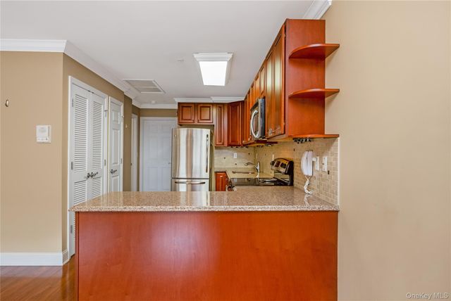 1132 Willow Lane 1131, Valley Stream, NY 11580