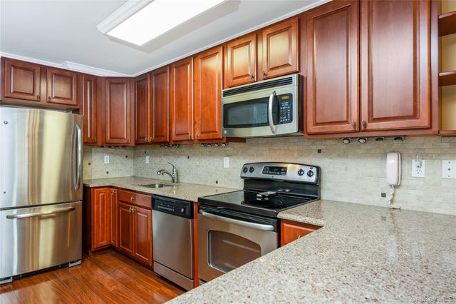1132 Willow Lane 1131, Valley Stream, NY 11580