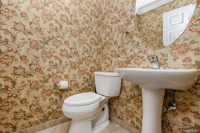 1132 Willow Lane 1131, Valley Stream, NY 11580