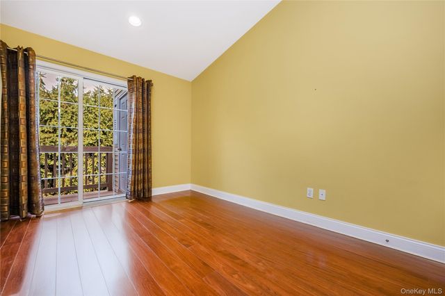 1132 Willow Lane 1131, Valley Stream, NY 11580