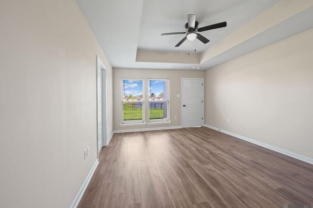 1280 Meadow Crossing Dr, Gonzales, LA 70737