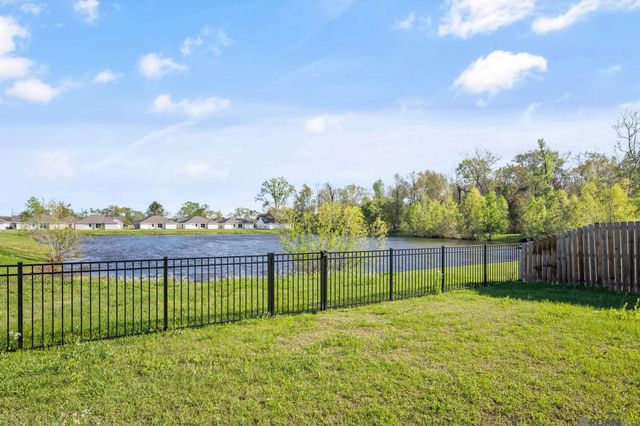 1280 Meadow Crossing Dr, Gonzales, LA 70737