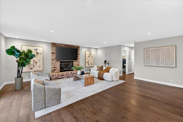 100 Sleeper Avenue, Mountain View, CA 94040