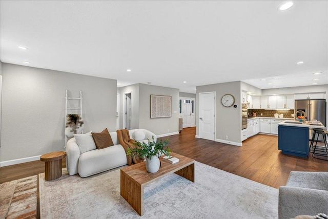 100 Sleeper Avenue, Mountain View, CA 94040