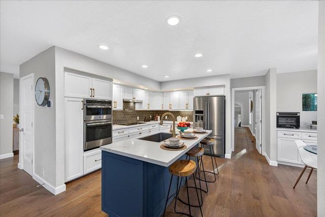 100 Sleeper Avenue, Mountain View, CA 94040