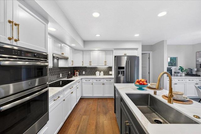 100 Sleeper Avenue, Mountain View, CA 94040