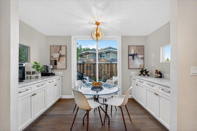 100 Sleeper Avenue, Mountain View, CA 94040