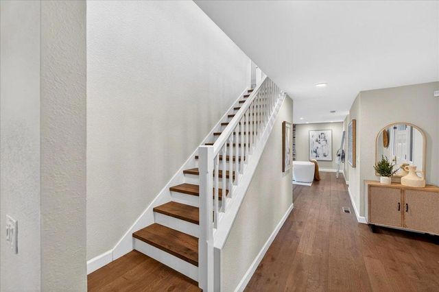 100 Sleeper Avenue, Mountain View, CA 94040