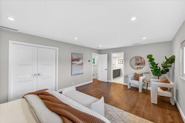 100 Sleeper Avenue, Mountain View, CA 94040
