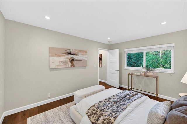 100 Sleeper Avenue, Mountain View, CA 94040