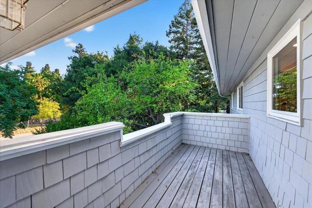 100 Sleeper Avenue, Mountain View, CA 94040