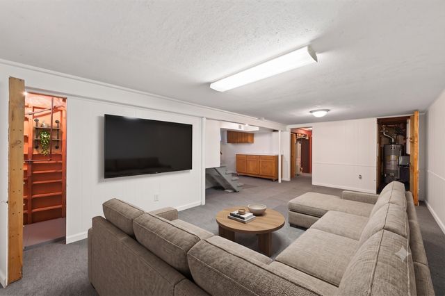 6941 Idaho Avenue N, Brooklyn Park, MN 55428