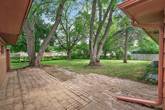 6941 Idaho Avenue N, Brooklyn Park, MN 55428