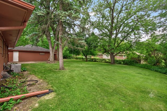 6941 Idaho Avenue N, Brooklyn Park, MN 55428