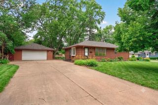 6941 Idaho Avenue N, Brooklyn Park, MN 55428