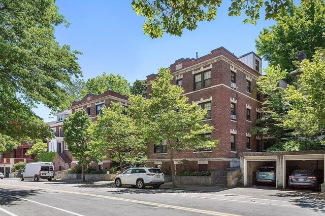 588 Washington St 4, Brookline, MA 02446