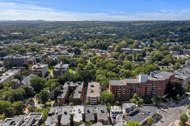 588 Washington St 4, Brookline, MA 02446