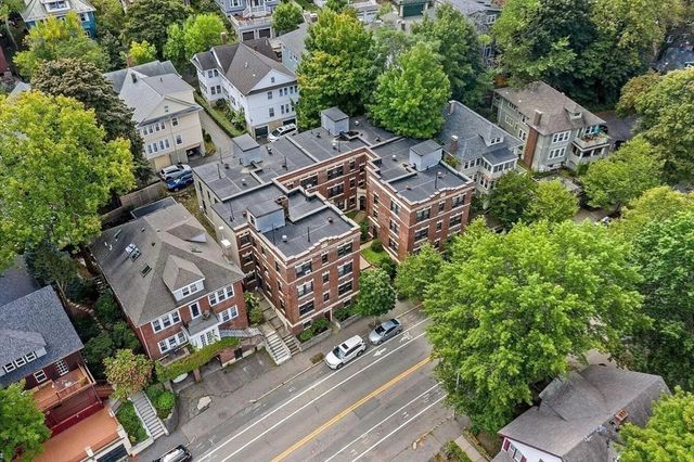 588 Washington St 4, Brookline, MA 02446