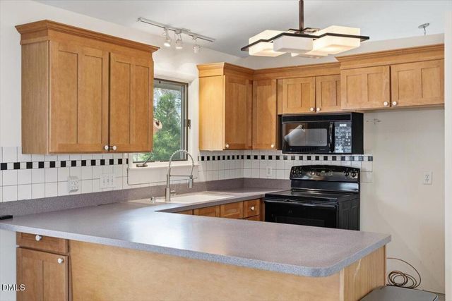 620 Sugarberry Road, Chapel Hill, NC 27514