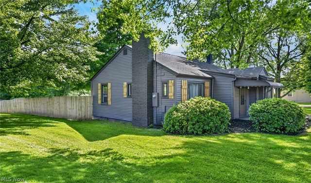 555 Secrist Lane, Girard, OH 44420