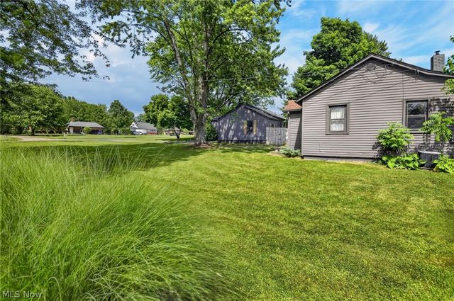 555 Secrist Lane, Girard, OH 44420