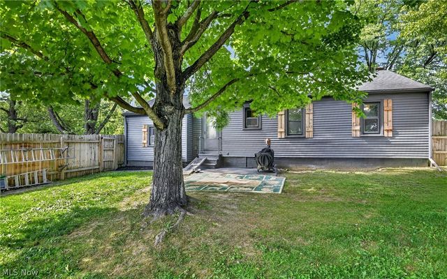 555 Secrist Lane, Girard, OH 44420