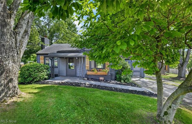 555 Secrist Lane, Girard, OH 44420