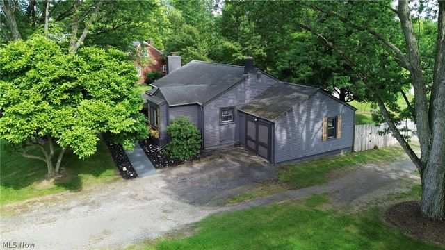 555 Secrist Lane, Girard, OH 44420
